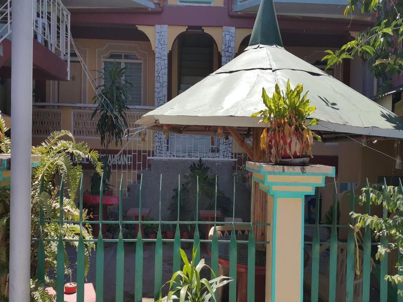 Manalo'S Lodge And Restaurant ปูแอร์โตกาเลรา ภายนอก รูปภาพ