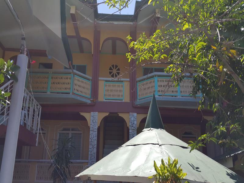 Manalo'S Lodge And Restaurant ปูแอร์โตกาเลรา ภายนอก รูปภาพ